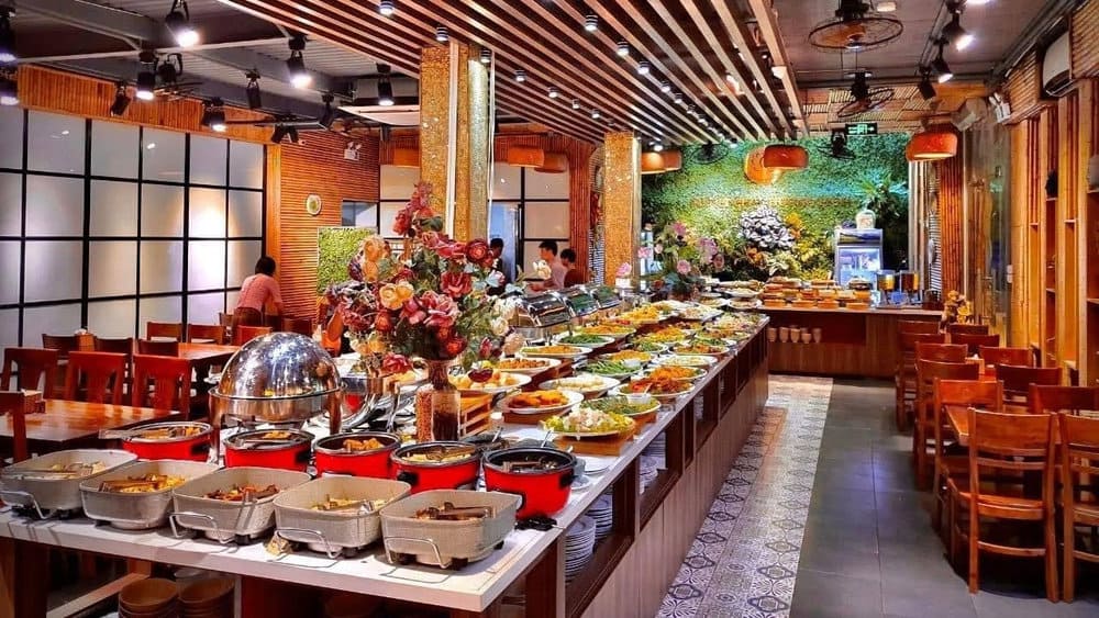 Không gian tại Buffet chay Hương Thiền (Nguồn: Internet)
